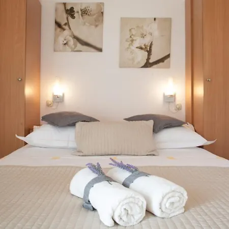 Center Kuzmanic דירה *