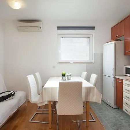 Center Kuzmanic Макарска