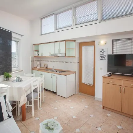 Center Kuzmanic * Макарска