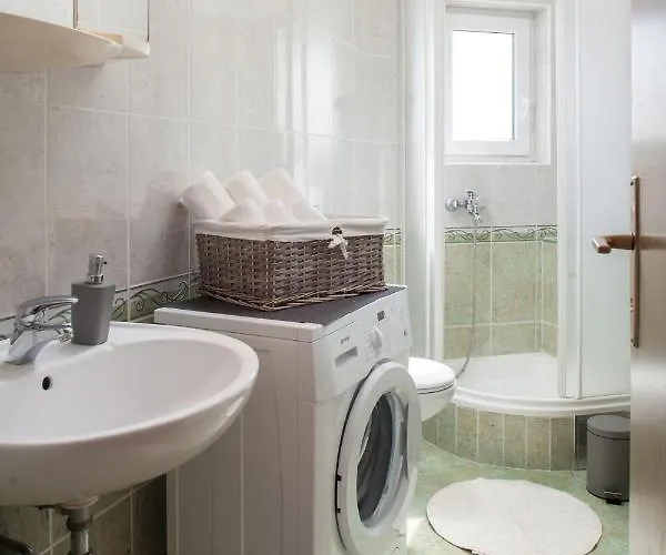 Center Kuzmanic * Макарска